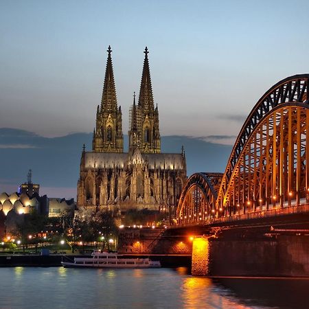 Hotel Moji Koeln Sieversstrasse Dış mekan fotoğraf