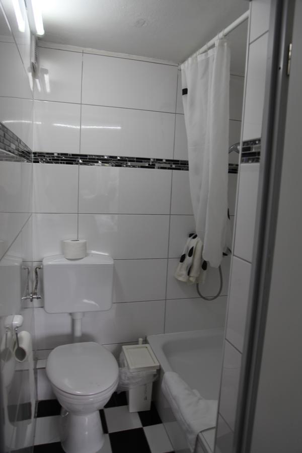 Hotel Moji Koeln Sieversstrasse Dış mekan fotoğraf