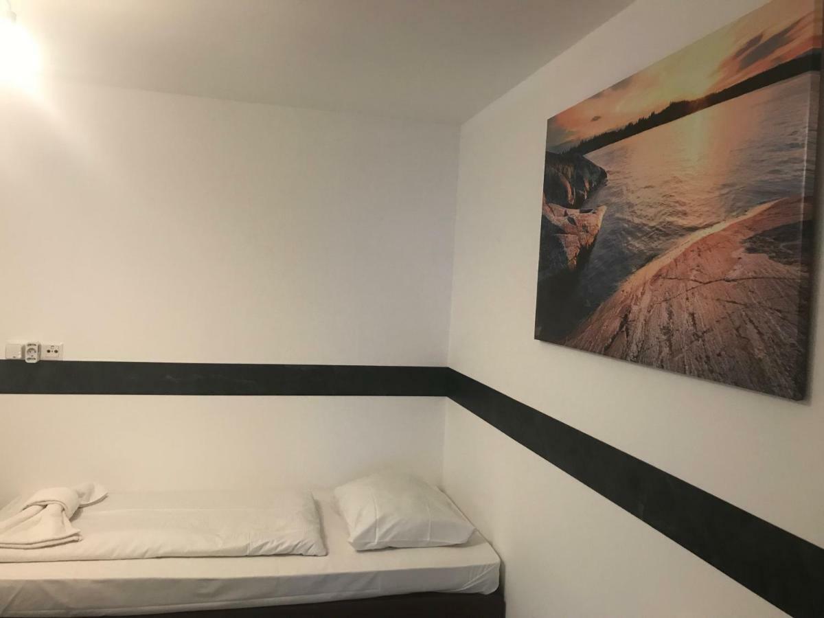 Hotel Moji Koeln Sieversstrasse Dış mekan fotoğraf